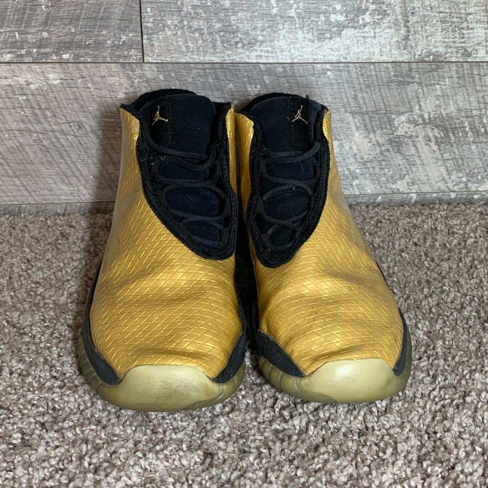 Jordan Future GG GS Metallic gold